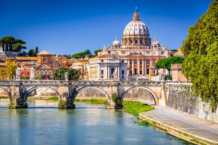 italy-rome-vatican-river-view