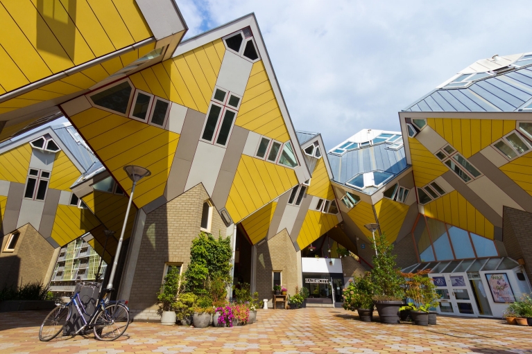 O extraordinário Cube Houses, em Roterdã