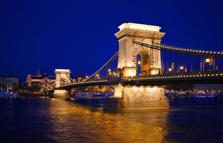 Puente de las Cadenas Széchenyi en Budapest, Hungría
