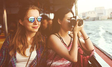 general-girls-on-boat-photographing
