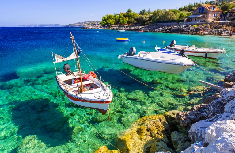 greece-zakynthos-island-sea-view-boats-in-the-water-early-bird