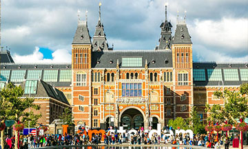 netherlands-amsterdam-museumplein-rijksmuseum