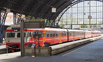 norway-bergen-train-in-station