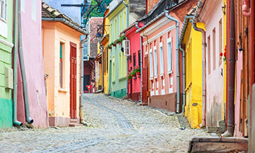 romania-sighishoara-colorful-houses