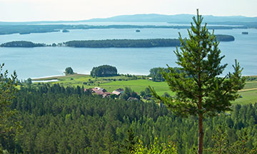 sweden-nature-smaland-lake-view